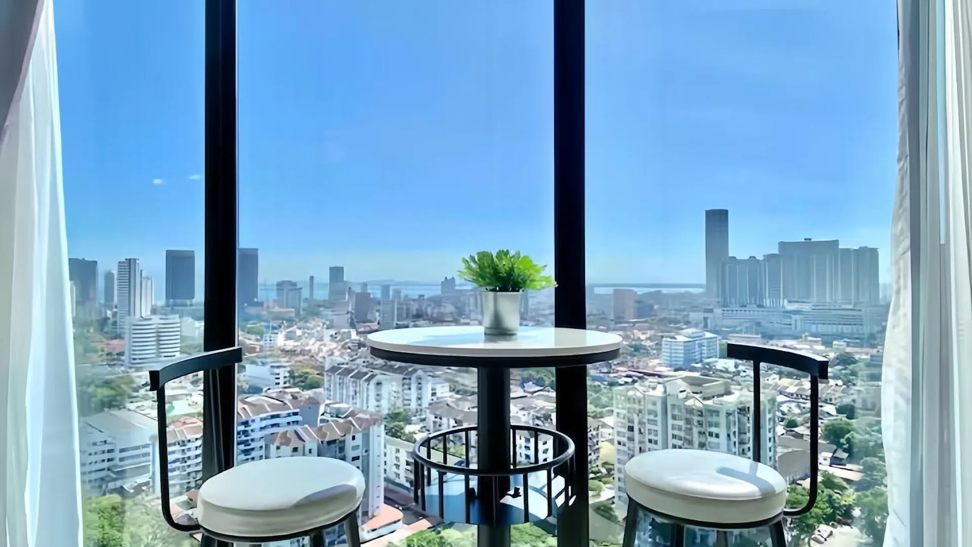 Beacon Executive Suite جورج تاون شقة