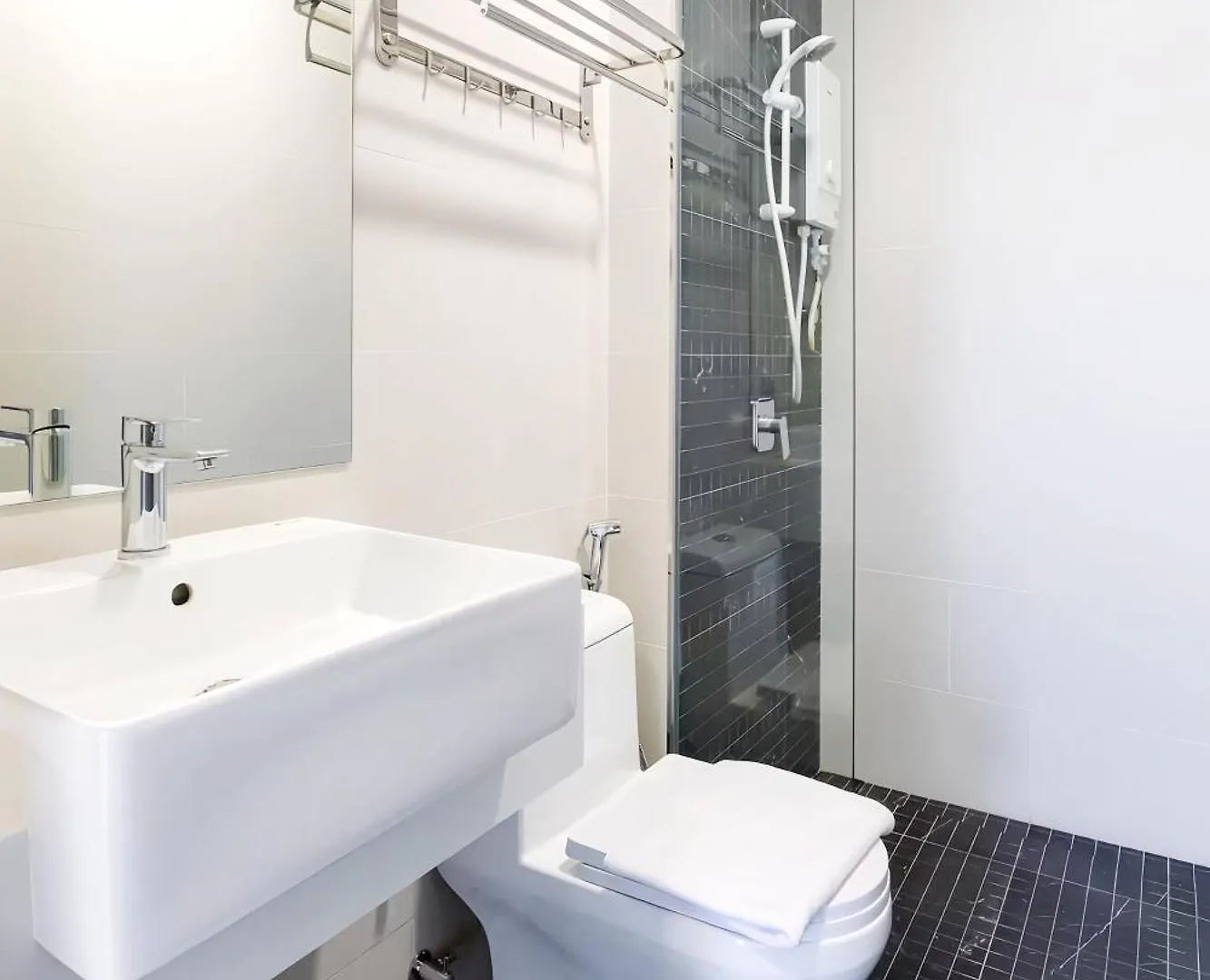 Beacon Executive Suite George Town